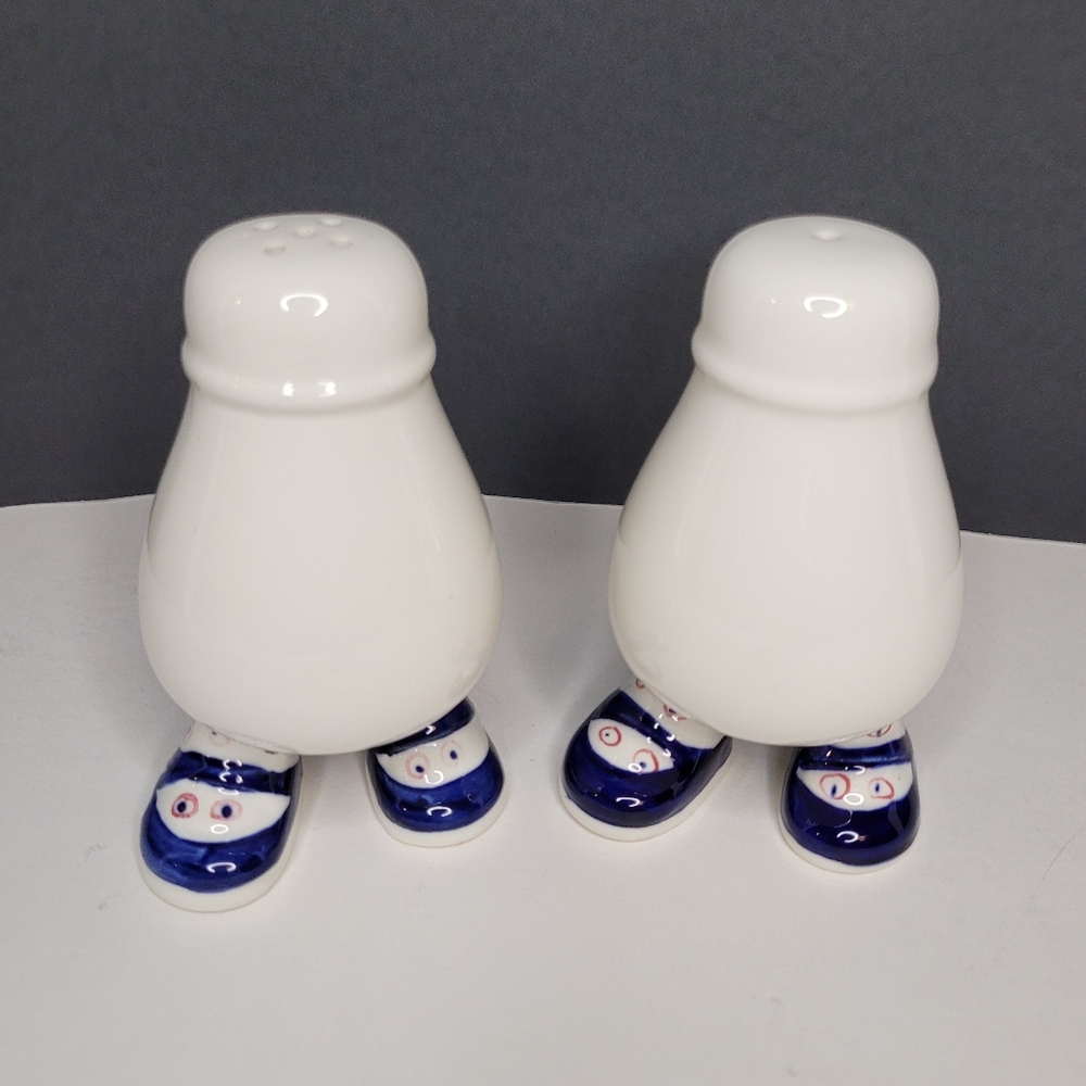 Walking Ware Vintage Carlton Ceramic Salt and Pepper Shakers Made in England